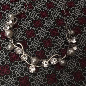 TIE THE KNOT WHITE NECKLACE